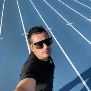 Meet your Posher, Leo